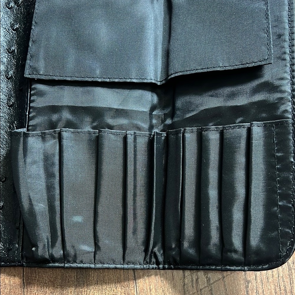 Morphe Black Textured Wallet with Silver Logo - Picture 6 of 9